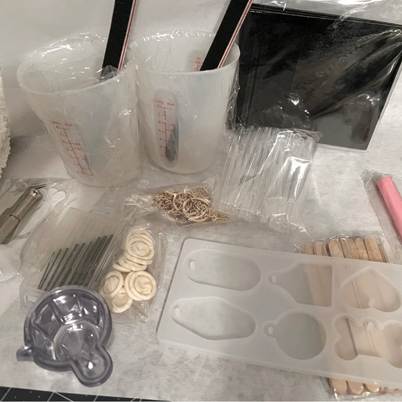 Epoxy resin tools kit for crafting ( resine not included) - Picture 2 of 8